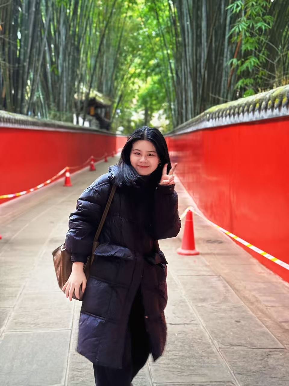 Lynne — Jay Chongqing Tour guide