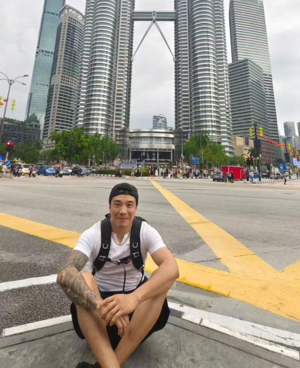 Slash — Jay Chongqing Tour guide